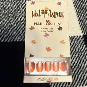 Red Aspen Nail Dashes